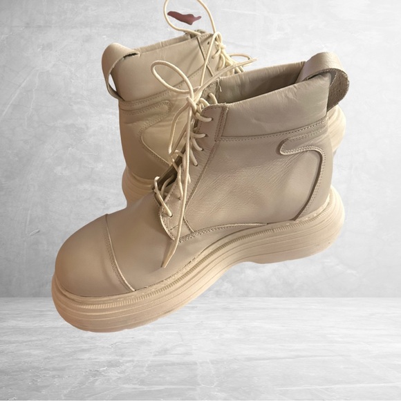 L’intervalle Yuni Beige Combat style Boots - Picture 2 of 10
